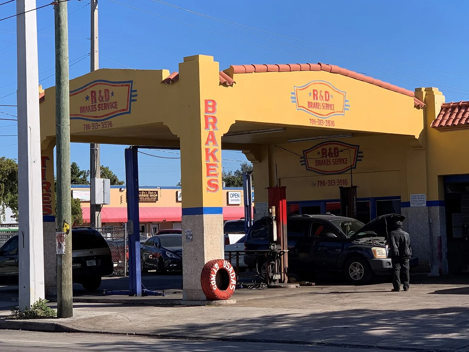 A former 1940 Sinclair service station in Allapattah